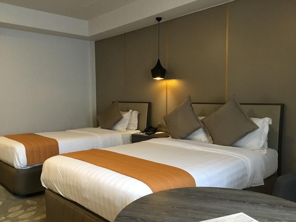 L'Fisher Hotel Bacolod Bagian luar foto