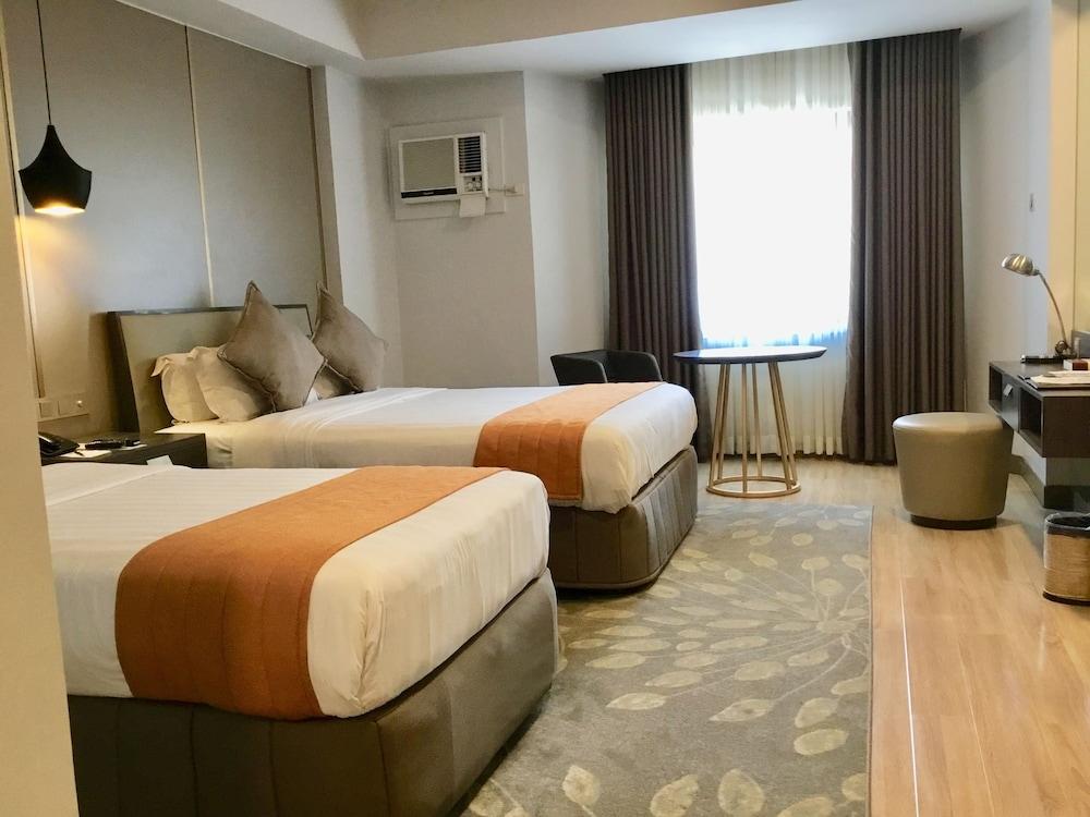 L'Fisher Hotel Bacolod Bagian luar foto